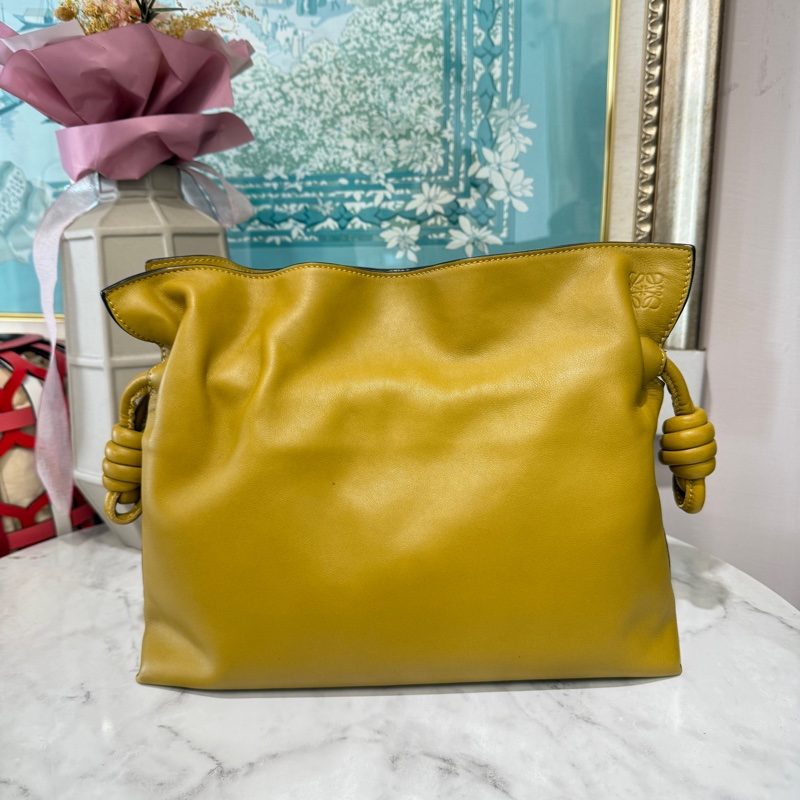 Loewe芥末黃小牛皮金釦束口肩斜背包-0