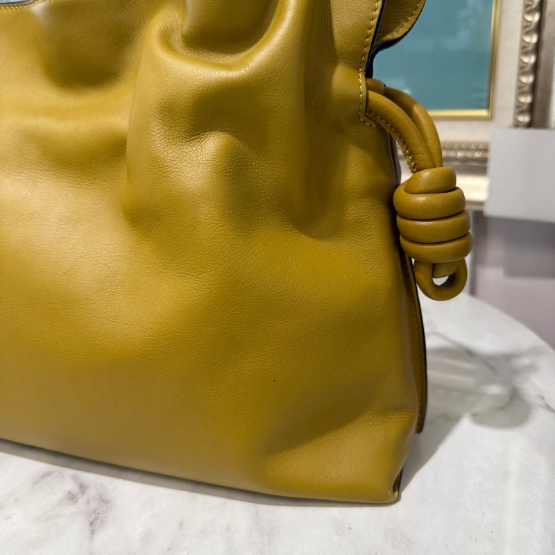 Loewe芥末黃小牛皮金釦束口肩斜背包-7