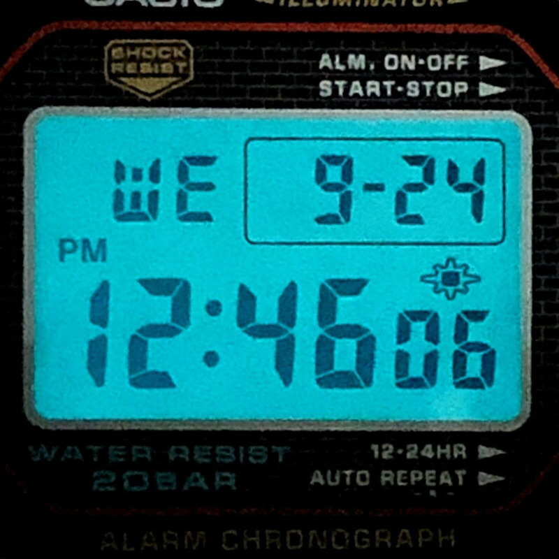 G-SHOCK CASIO DW-5000-1 手錶，復刻初代 DW-5000C，螺旋式後蓋 EL 背光，2001 年 3 月發售，三國丘店 ITWHHXGDC8KG-8