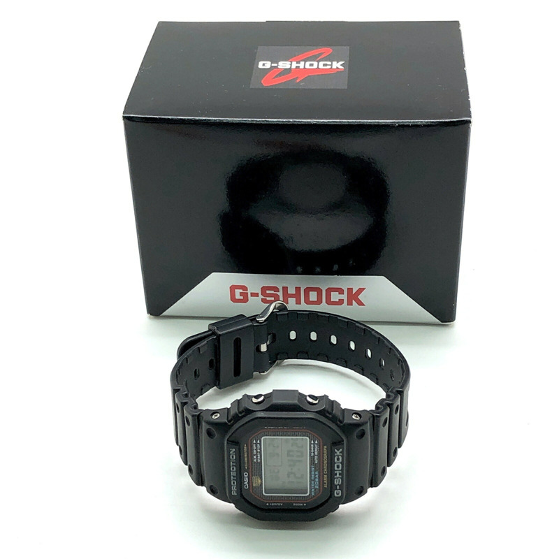 G-SHOCK CASIO DW-5000-1 手錶，復刻初代 DW-5000C，螺旋式後蓋 EL 背光，2001 年 3 月發售，三國丘店 ITWHHXGDC8KG-9