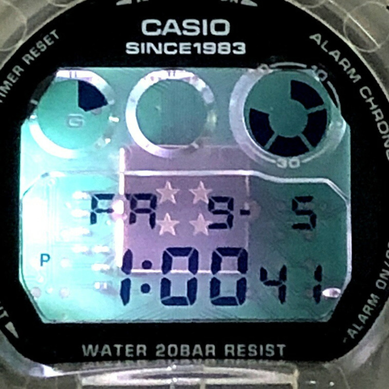 為紀念G-SHOCK誕生40週年,G-SHOCK CASIO DW-6940RX-7 40週年紀念透明混音鏤空腕錶將於2023年7月在三國丘店發售。 ITNDU05QWAWG-9