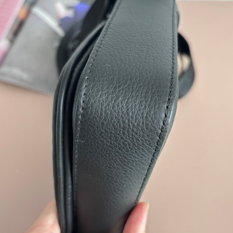 ::Louis Vuitton:: LV M46602 Trio 黑牛皮壓紋黑釦三合一郵差包 斜背包 男包 側背包-16