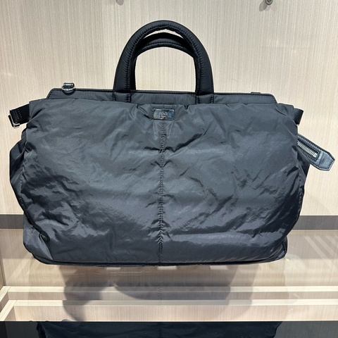 Fendi芬迪黑色尼龙小怪兽peekaboo手提包