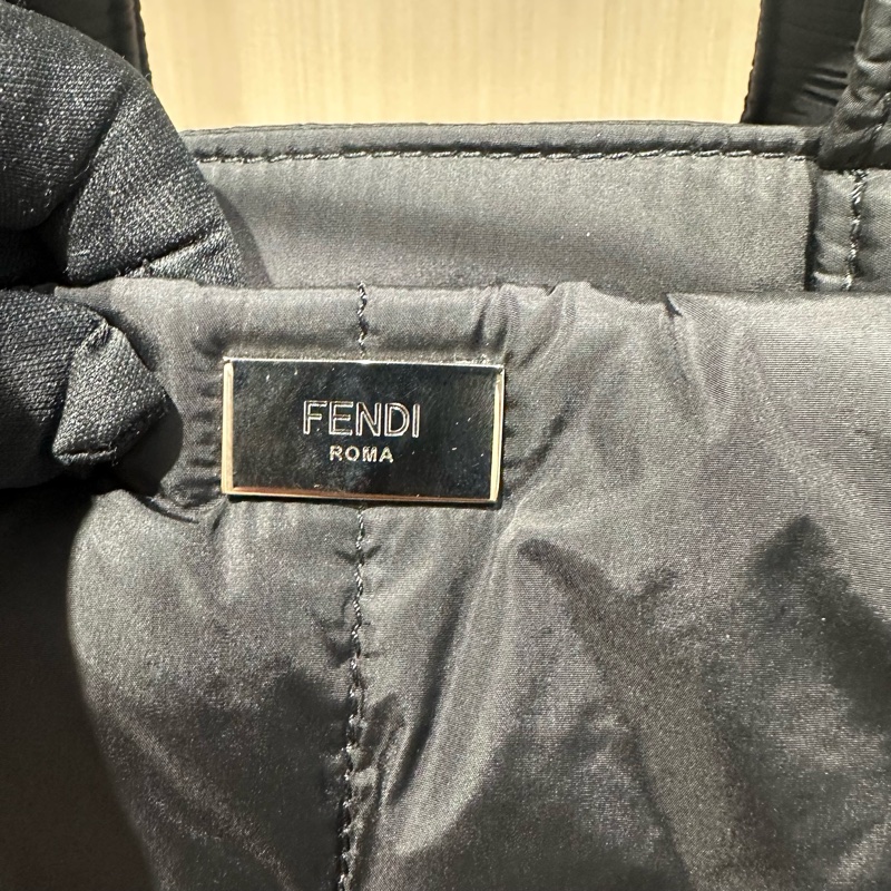 Fendi芬迪黑色尼龙小怪兽peekaboo手提包-12