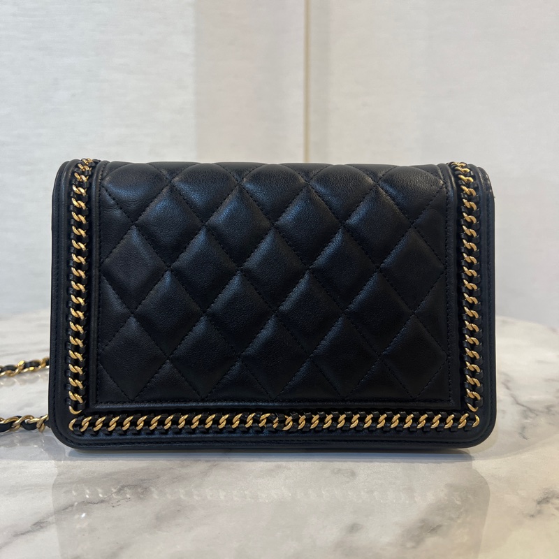 Chanel 黑牛皮霧金釦Boy WOC. A83222-3