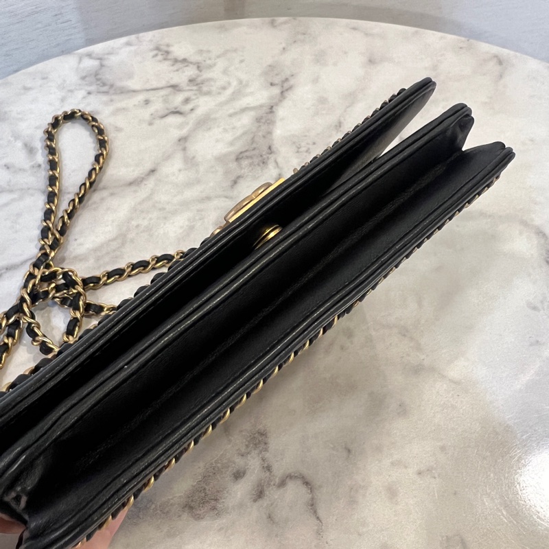 Chanel 黑牛皮霧金釦Boy WOC. A83222-5