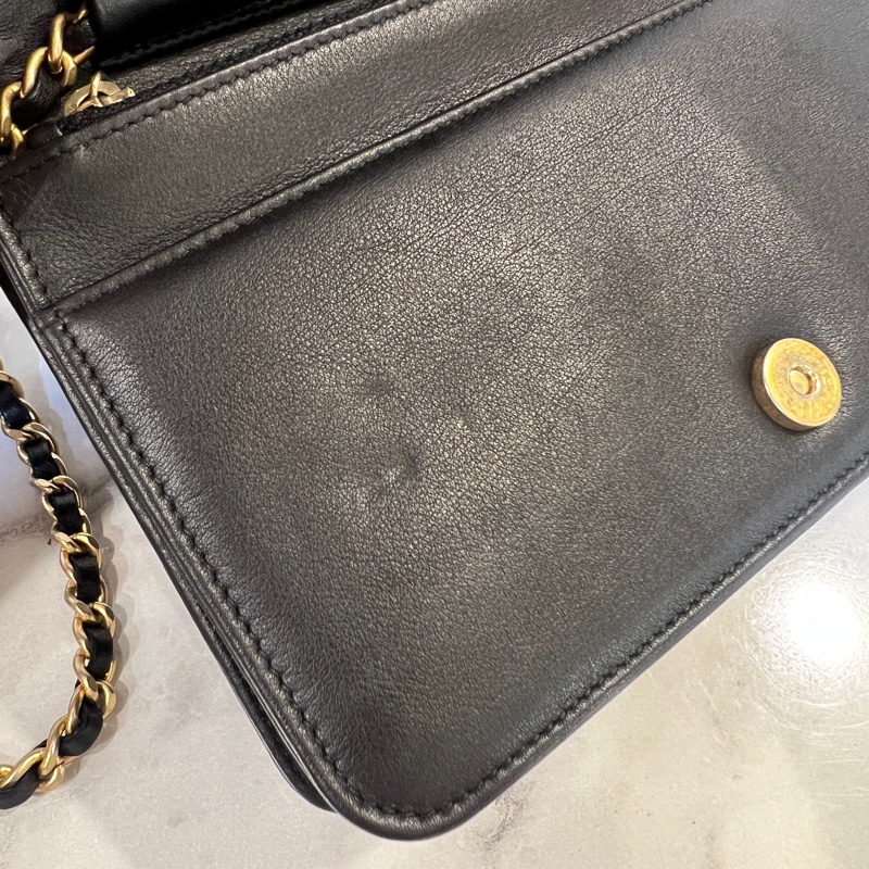 Chanel 黑牛皮霧金釦Boy WOC. A83222-11