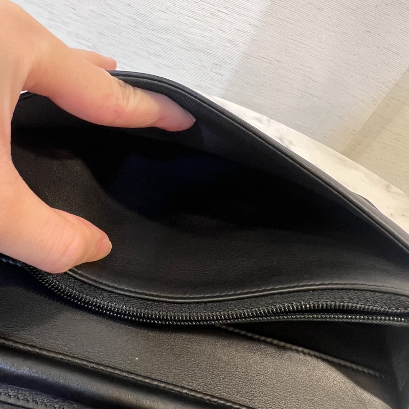 Chanel 黑牛皮霧金釦Boy WOC. A83222-15