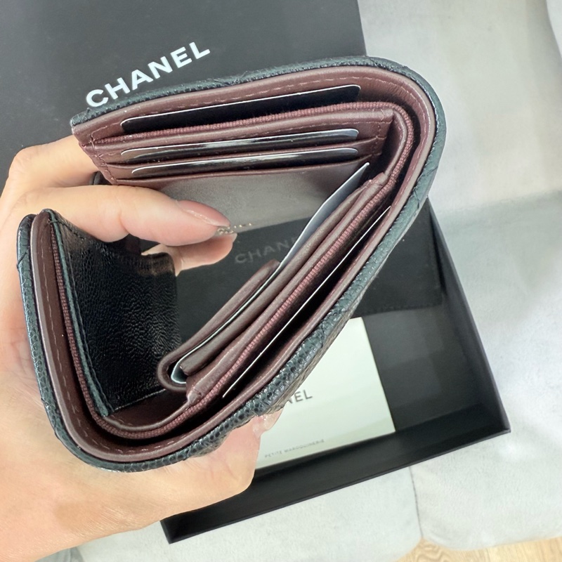 🍙CHANEL 黑金 荔枝皮三摺短夾🍙 二手約八成新有使用痕跡，無購證-4