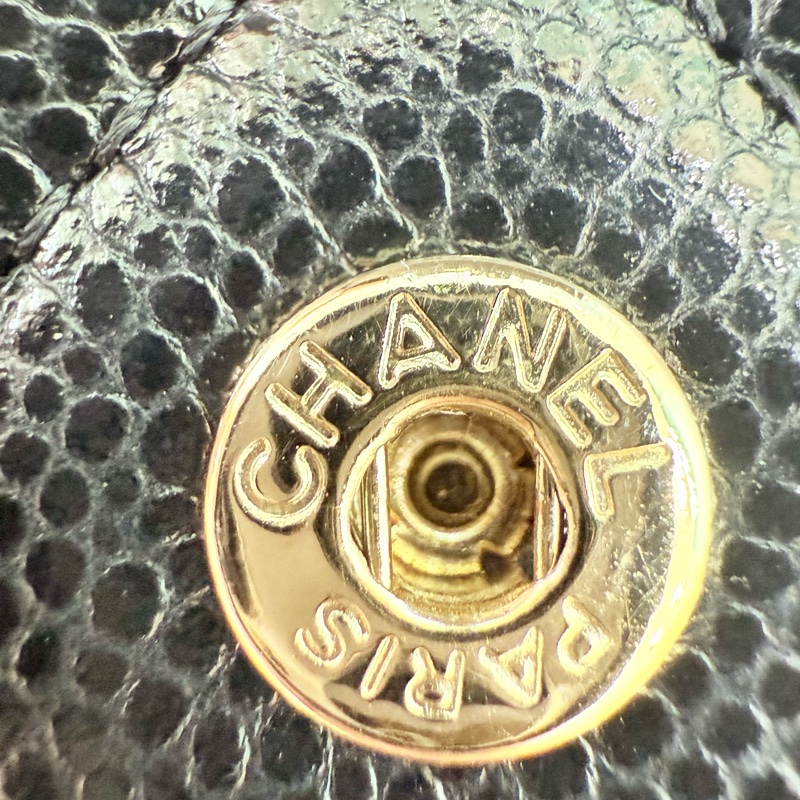 🍙CHANEL 黑金 荔枝皮三摺短夾🍙 二手約八成新有使用痕跡，無購證-27