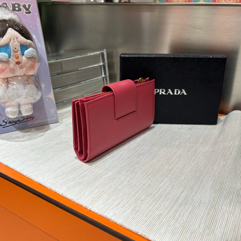 Prada wallet 牛皮金扣-4