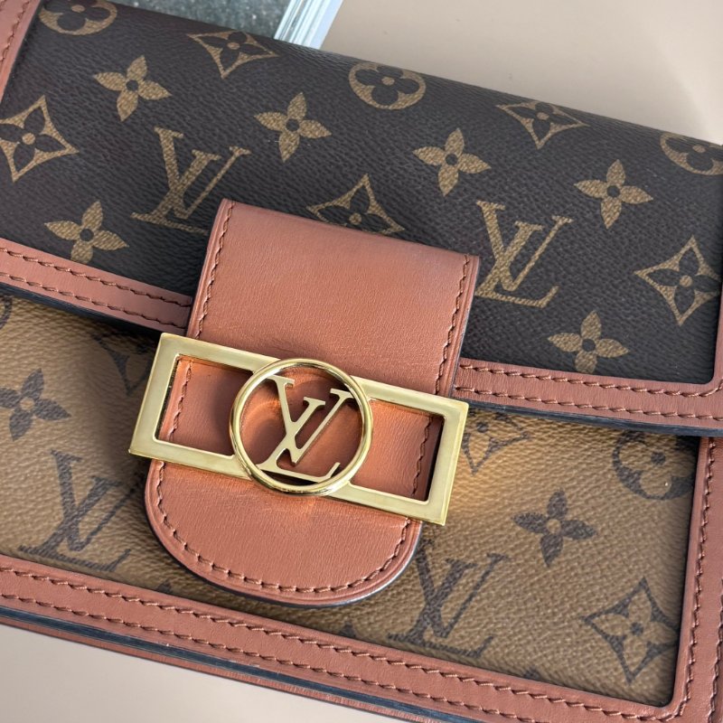 ::Louis Vuitton:: LV M45959 雙色花紋MINI達芙妮肩背包 斜背包-1