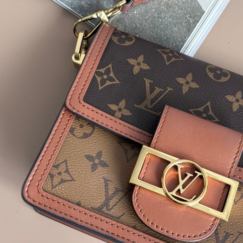 ::Louis Vuitton:: LV M45959 雙色花紋MINI達芙妮肩背包 斜背包-3
