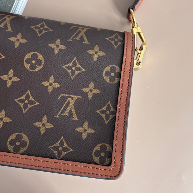 ::Louis Vuitton:: LV M45959 雙色花紋MINI達芙妮肩背包 斜背包-5