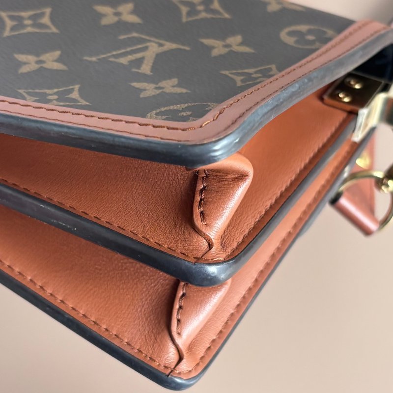 ::Louis Vuitton:: LV M45959 雙色花紋MINI達芙妮肩背包 斜背包-13