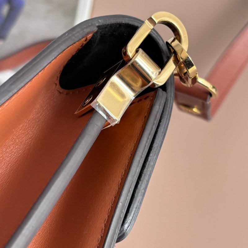 ::Louis Vuitton:: LV M45959 雙色花紋MINI達芙妮肩背包 斜背包-14