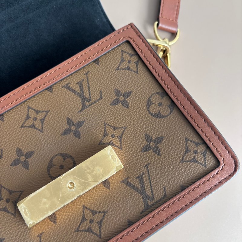 ::Louis Vuitton:: LV M45959 雙色花紋MINI達芙妮肩背包 斜背包-27