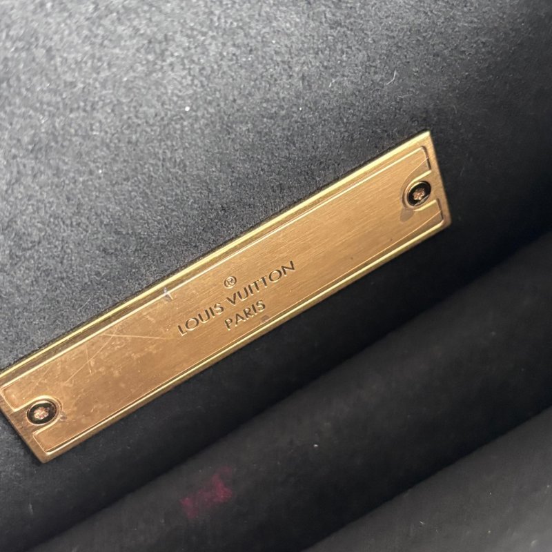::Louis Vuitton:: LV M45959 雙色花紋MINI達芙妮肩背包 斜背包-35
