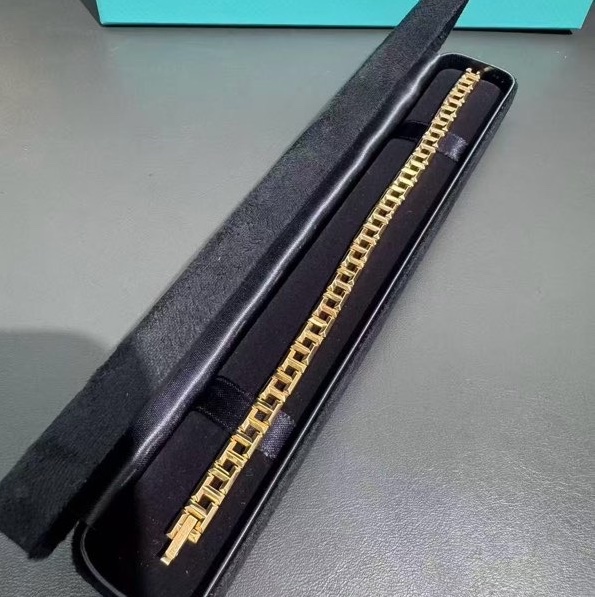 Tiffany蒂芙尼 T系列 玫瑰金鏤空 True窄式T字型手鍊,總長19cm-1