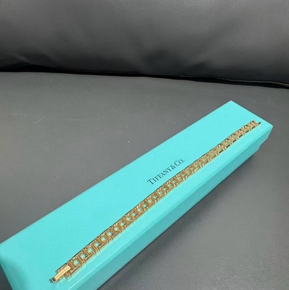 Tiffany蒂芙尼 T系列 玫瑰金鏤空 True窄式T字型手鍊，總長19cm-3