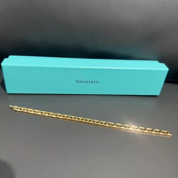 Tiffany蒂芙尼 T系列 玫瑰金鏤空 True窄式T字型手鍊，總長19cm-4