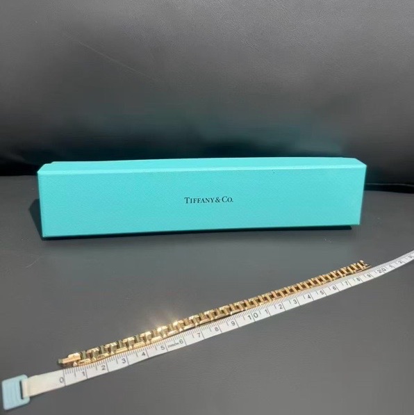 Tiffany蒂芙尼 T系列 玫瑰金鏤空 True窄式T字型手鍊，總長19cm-6