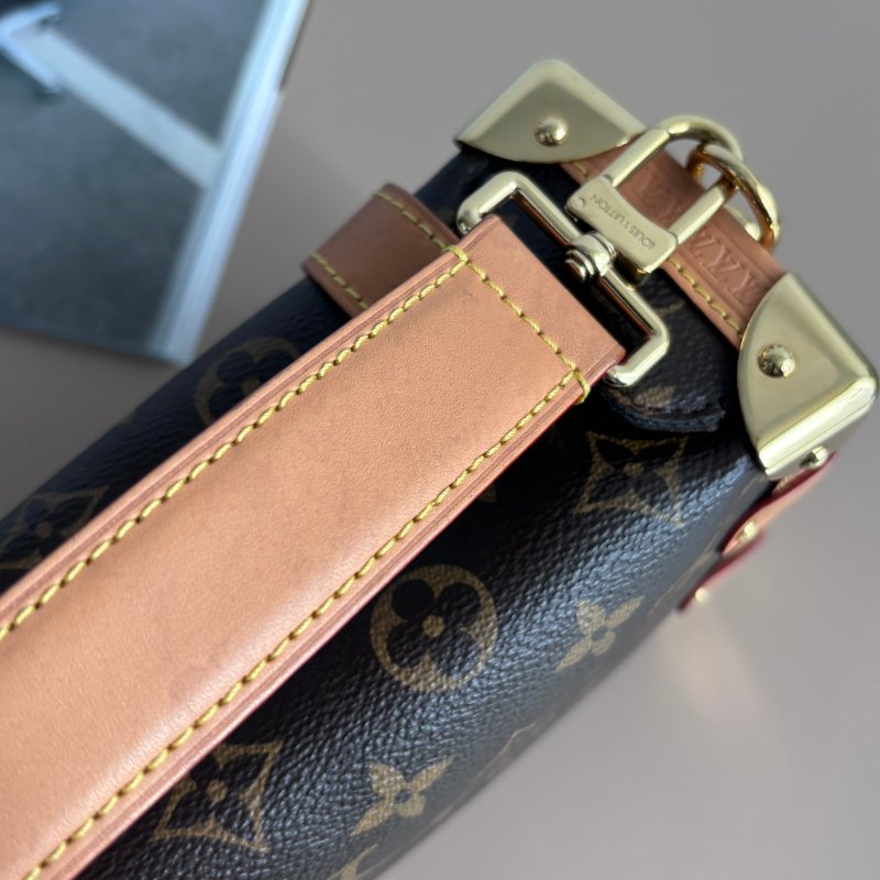 ::LOUIS VUITTON:: LV M46358 Side Trunk MM 咖啡色經典花紋斜背包 方箱包-27