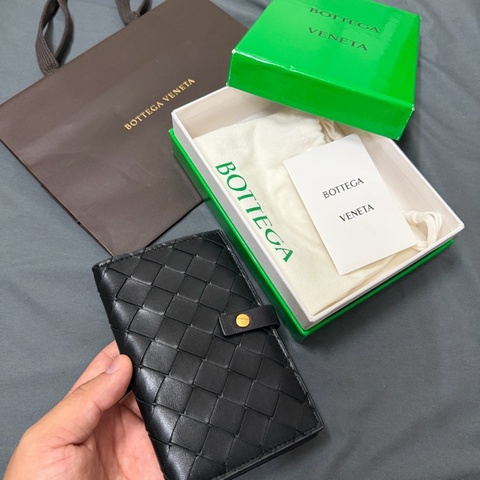 Bottega Veneta 經典編織對開扣式中夾