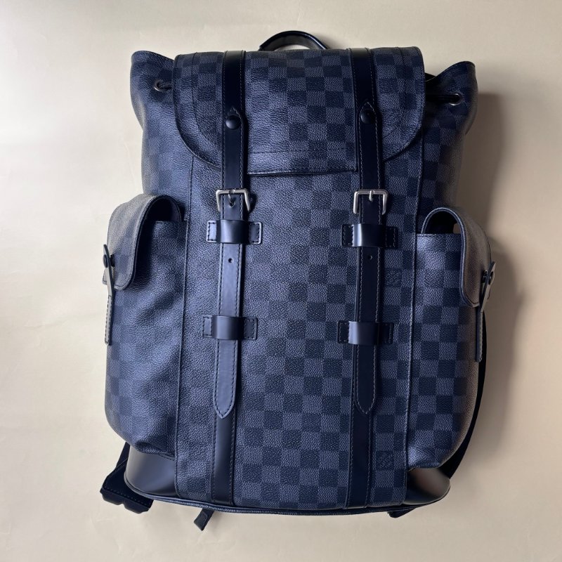::LOUIS VUITTON:: LV Christopher 黑色棋盤格男士後背包-0