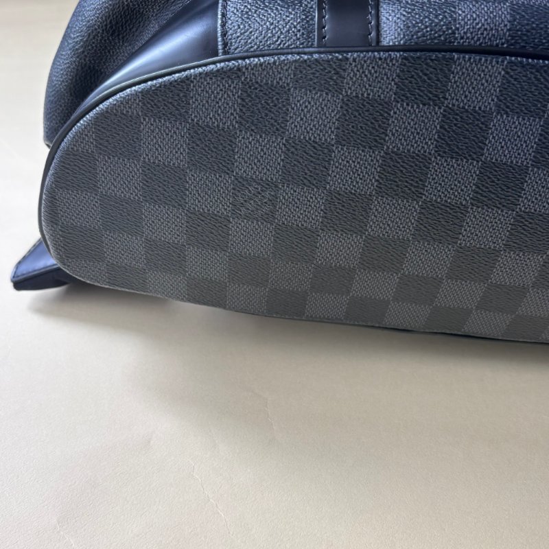 ::LOUIS VUITTON:: LV Christopher 黑色棋盤格男士後背包-3