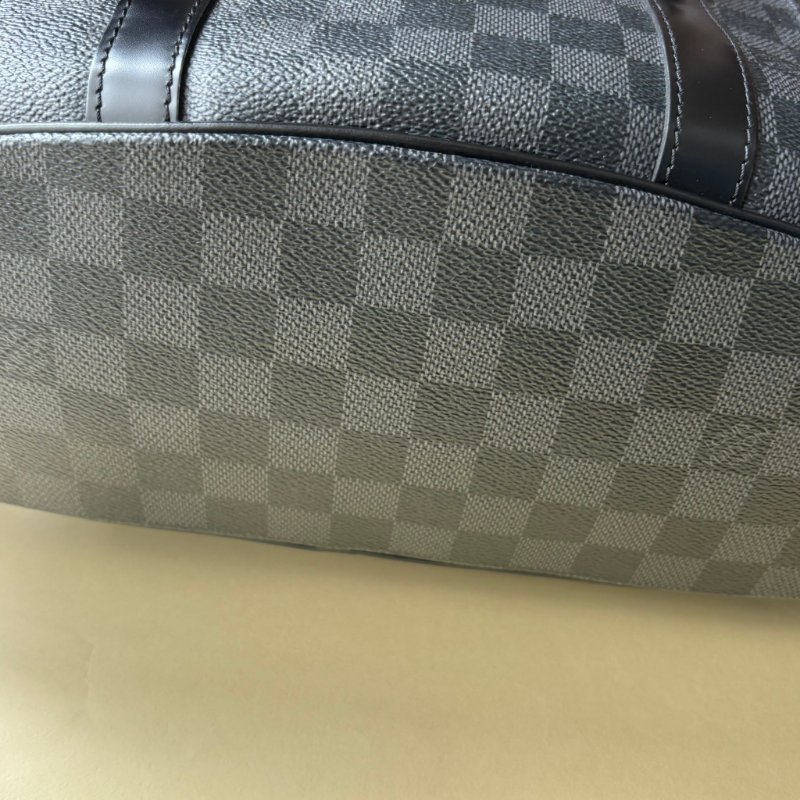 ::LOUIS VUITTON:: LV Christopher 黑色棋盤格男士後背包-4
