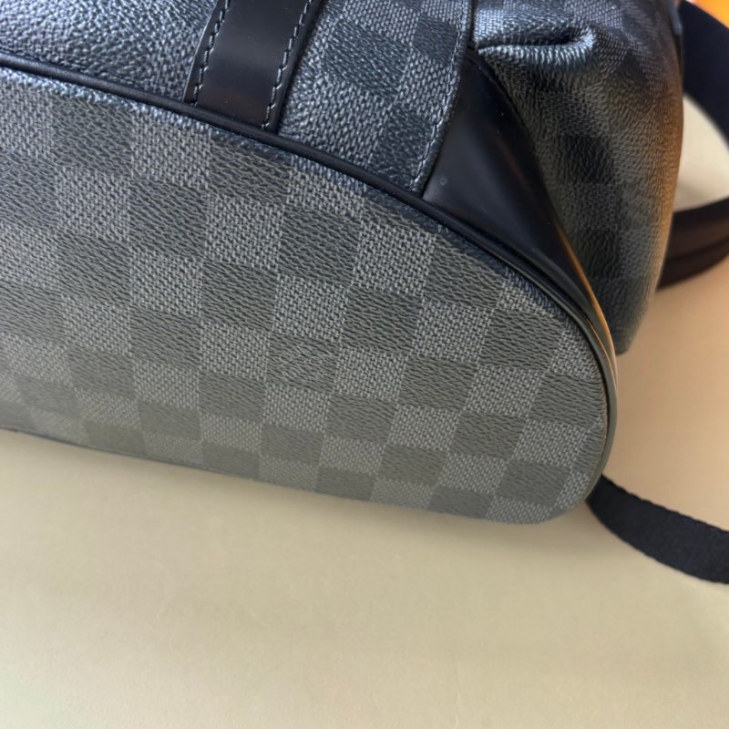 ::LOUIS VUITTON:: LV Christopher 黑色棋盤格男士後背包-5