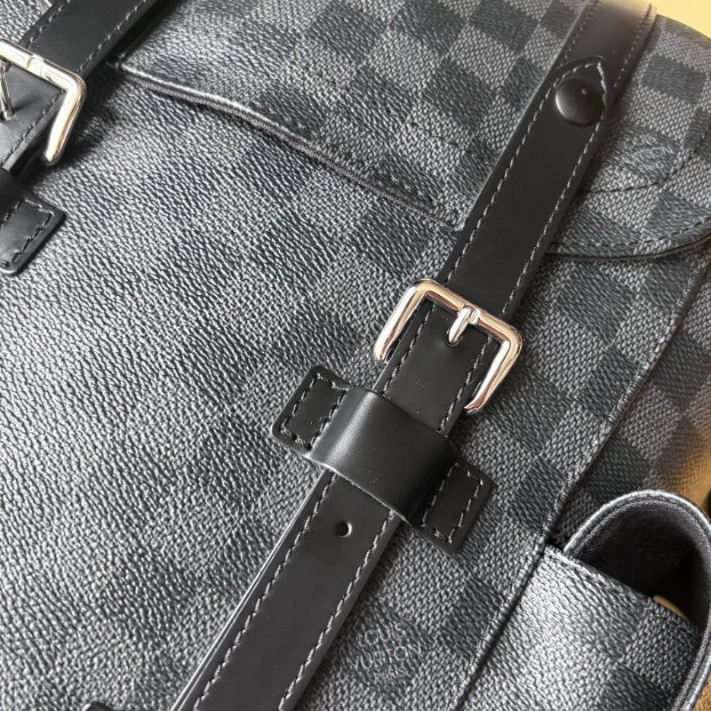 ::LOUIS VUITTON:: LV Christopher 黑色棋盤格男士後背包-11