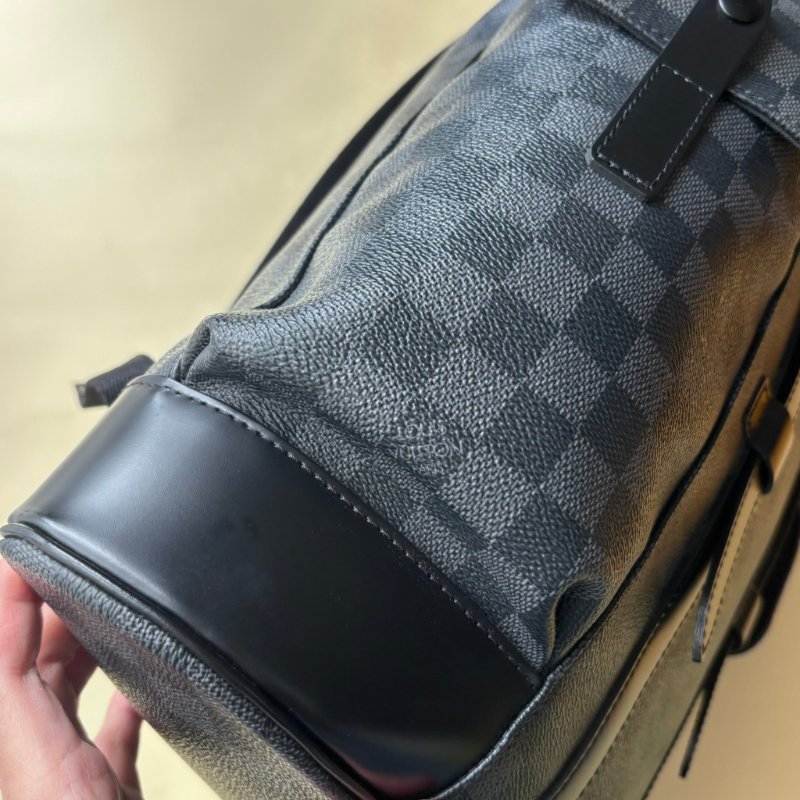 ::LOUIS VUITTON:: LV Christopher 黑色棋盤格男士後背包-13