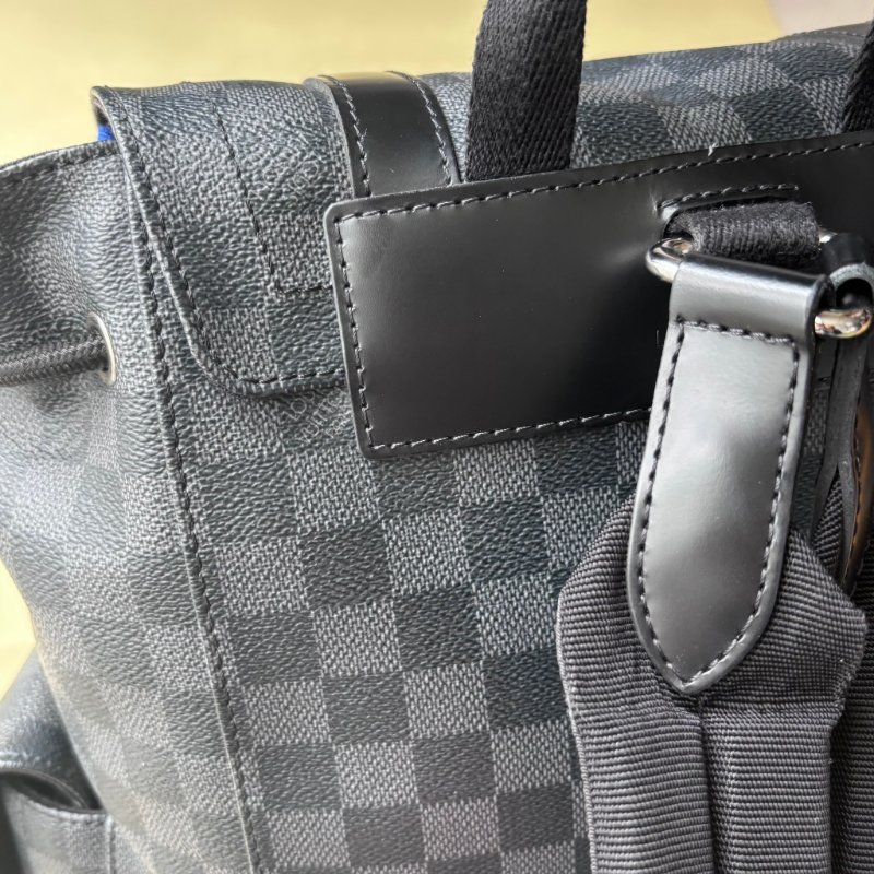 ::LOUIS VUITTON:: LV Christopher 黑色棋盤格男士後背包-16
