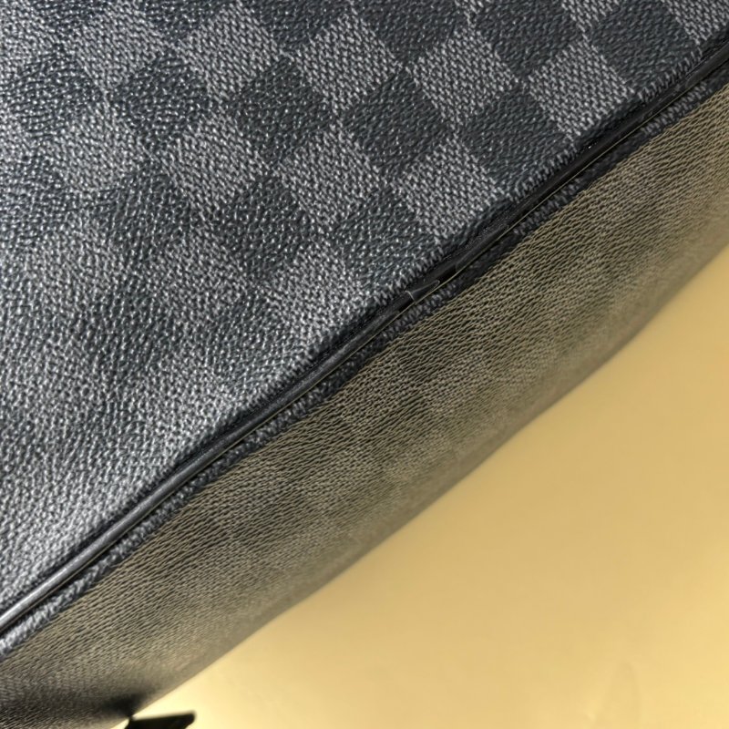 ::LOUIS VUITTON:: LV Christopher 黑色棋盤格男士後背包-20