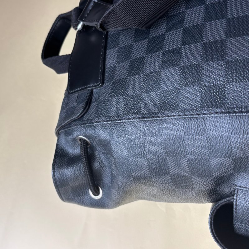 ::LOUIS VUITTON:: LV Christopher 黑色棋盤格男士後背包-22