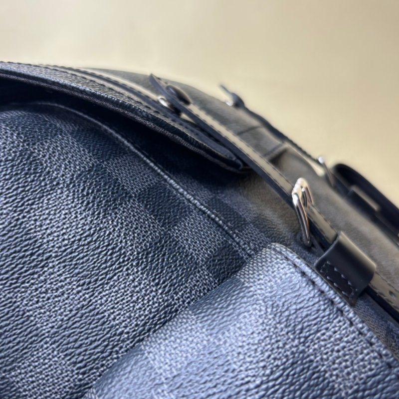 ::LOUIS VUITTON:: LV Christopher 黑色棋盤格男士後背包-29