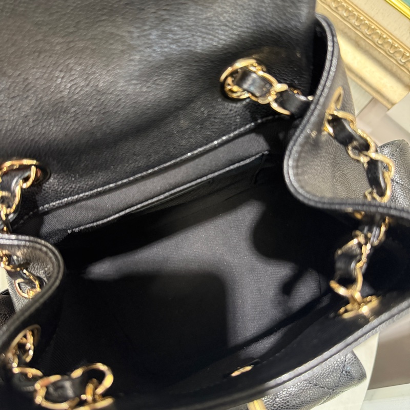 Chanel 黑牛皮菱格紋Duma大號淡金釦前口袋手提後背包AS4398-4