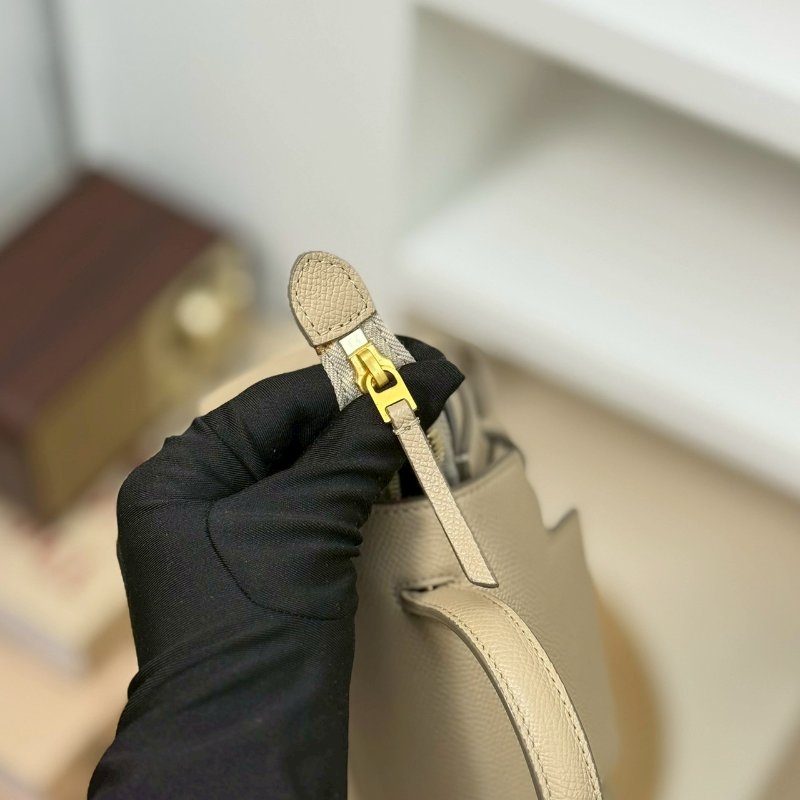 (🤍已售出/可私訊預定)🏷Celine．Pico Belt 鯰魚包-18