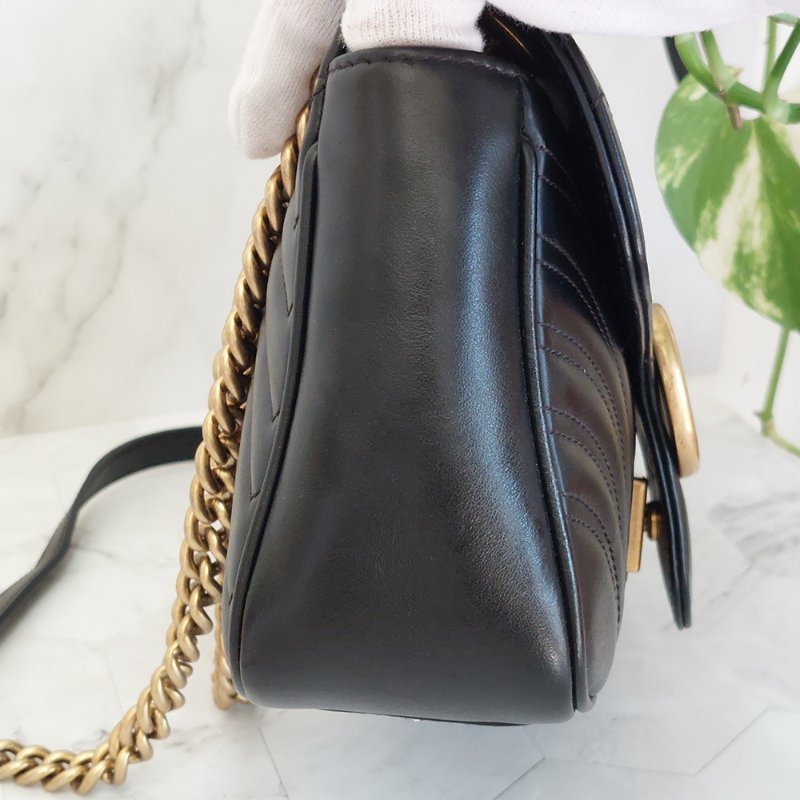 Gucci Marmont  🎀現品實拍 🎀仿舊 金雙G 皮革斜背/肩背包-26cm(443497-黑)~二手品約9成新-23