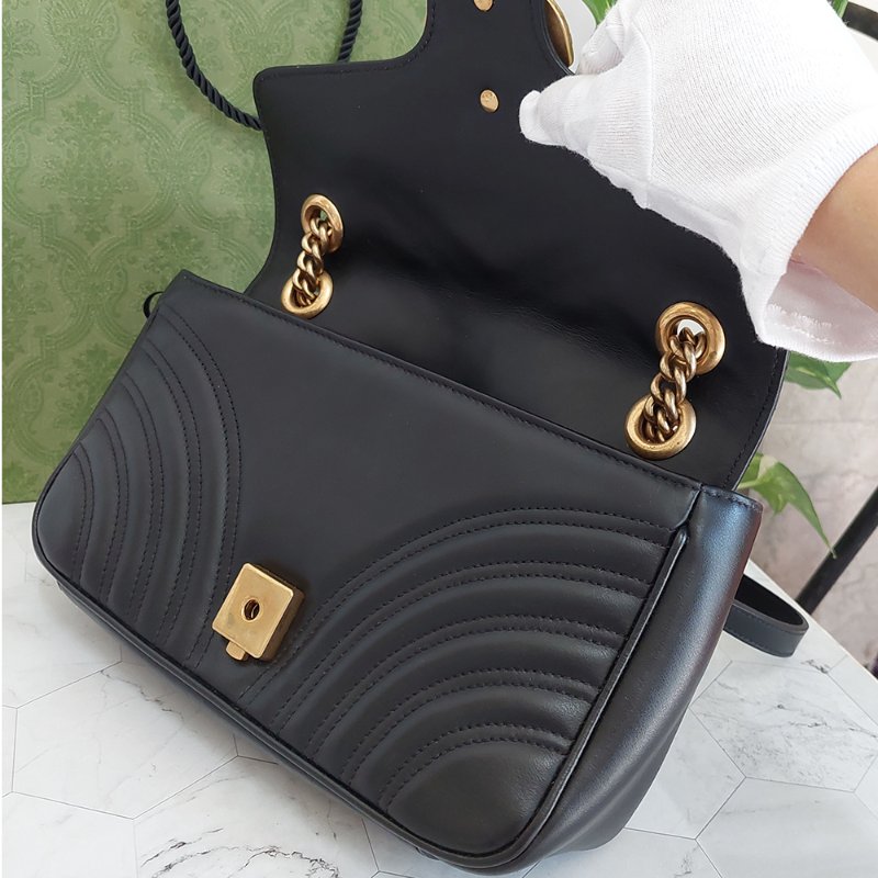 Gucci Marmont  🎀現品實拍 🎀仿舊 金雙G 皮革斜背/肩背包-26cm(443497-黑)~二手品約9成新-38
