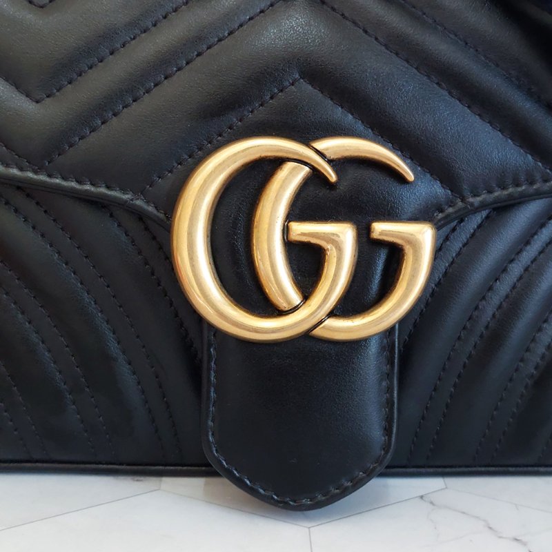 Gucci Marmont  🎀現品實拍 🎀仿舊 金雙G 皮革斜背/肩背包-26cm(443497-黑)~二手品約9成新-53