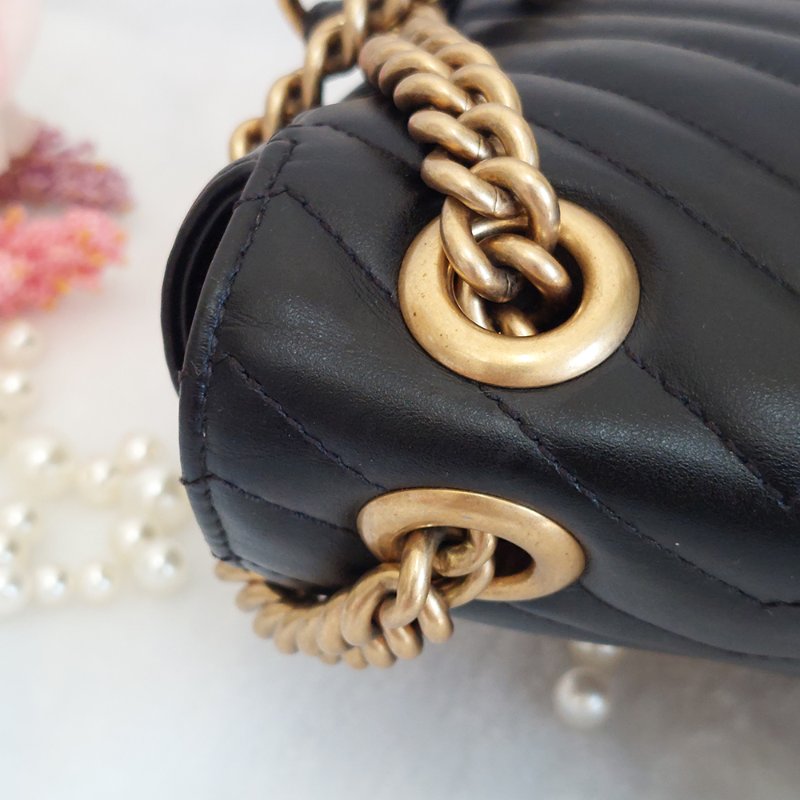 Gucci Marmont  🎀現品實拍 🎀仿舊 金雙G 皮革斜背/肩背包-26cm(443497-黑)~二手品約9成新-58