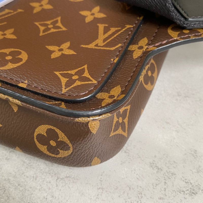 LV S LOCK 經典Monogram帆布腰包 ｜送禮自用｜老花經典｜狀況極佳-16