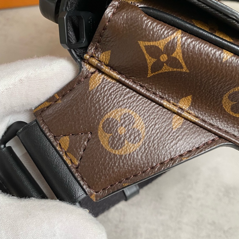 LV S LOCK 經典Monogram帆布腰包 ｜送禮自用｜老花經典｜狀況極佳-17
