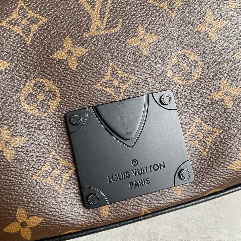 LV S LOCK 經典Monogram帆布腰包 ｜送禮自用｜老花經典｜狀況極佳-24
