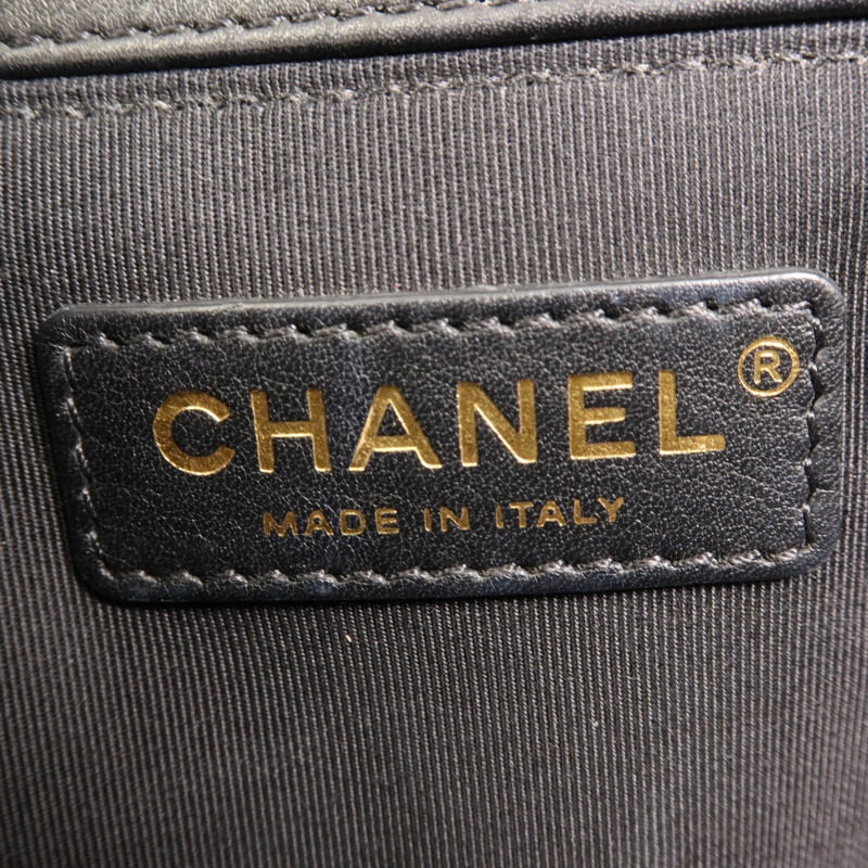 CHANEL 牛皮皮革Boy 25金扣肩背袋-10