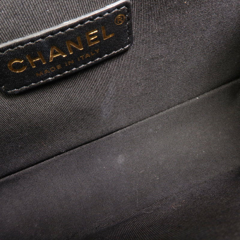 CHANEL 牛皮皮革Boy 25金扣肩背袋-16