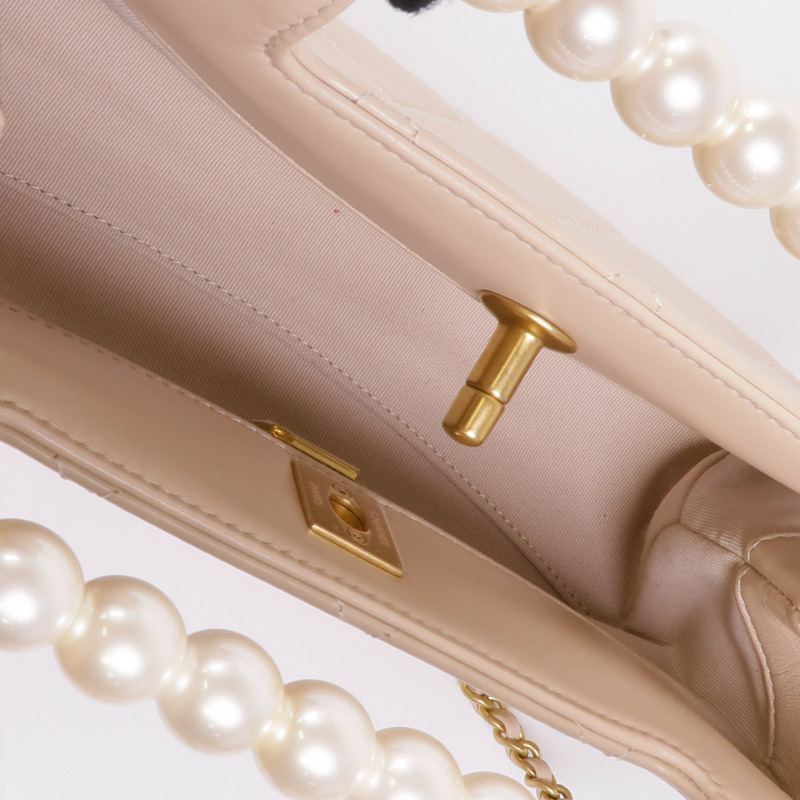 CHANEL 牛皮皮革Chain Shoulder金扣鏈帶肩背袋-11